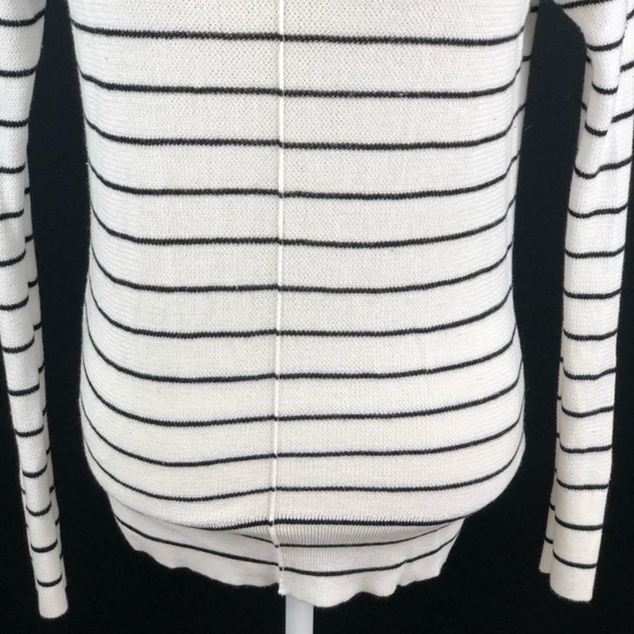 Gap Thermal Striped V Neck Top - Picture 3 of 8